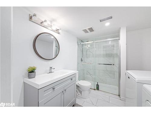 2100 Osbond Road, Innisfil, ON - Indoor Photo Showing Bathroom