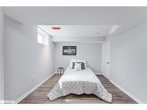 2100 Osbond Road, Innisfil, ON - Indoor Photo Showing Bedroom