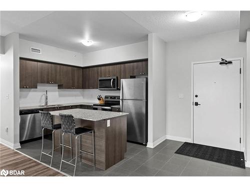 204-20 Koda Street, Barrie, ON - Indoor Photo Showing Kitchen