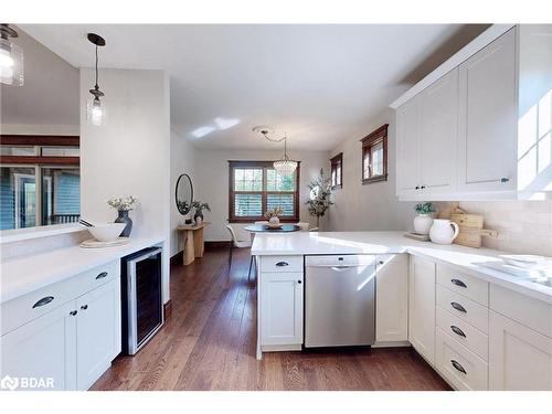 105 Stephens Street, Collingwood, ON - Indoor Photo Showing Kitchen