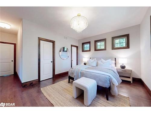 105 Stephens Street, Collingwood, ON - Indoor Photo Showing Bedroom