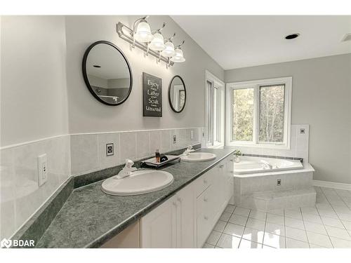 2320 7Th Line, Innisfil, ON - Indoor Photo Showing Bathroom