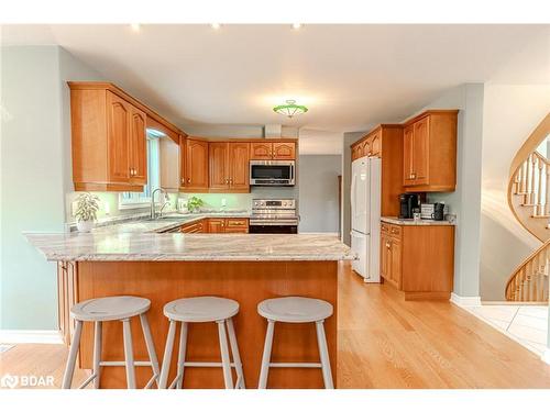 2320 7Th Line, Innisfil, ON - Indoor Photo Showing Kitchen