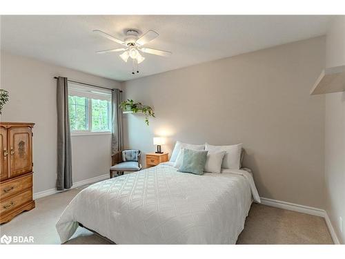 2320 7Th Line, Innisfil, ON - Indoor Photo Showing Bedroom