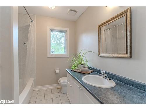 2320 7Th Line, Innisfil, ON - Indoor Photo Showing Bathroom