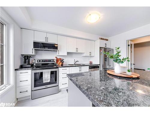 66 Pumpkin Corner Crescent, Barrie, ON - Indoor Photo Showing Kitchen With Stainless Steel Kitchen With Upgraded Kitchen