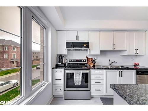 66 Pumpkin Corner Crescent, Barrie, ON - Indoor Photo Showing Kitchen With Stainless Steel Kitchen With Double Sink With Upgraded Kitchen