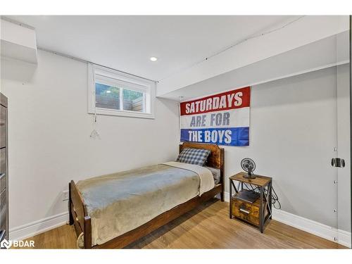 85 Elizabeth Street, Barrie, ON - Indoor Photo Showing Bedroom