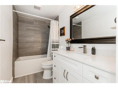 24 Christie Crescent, Barrie, ON - Indoor Photo Showing Bathroom