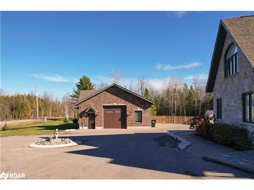 6605 County Road 21, Essa, ON - Outdoor