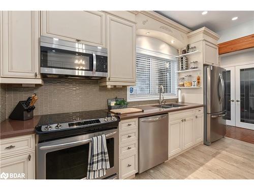 6605 County Road 21, Essa, ON - Indoor Photo Showing Kitchen With Stainless Steel Kitchen With Double Sink With Upgraded Kitchen