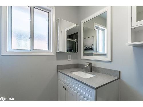 48 Loon Avenue, Barrie, ON - Indoor Photo Showing Bathroom