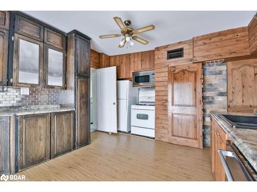 75 Gowan Street, Barrie, ON - Indoor Photo Showing Kitchen