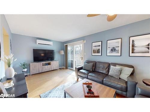 1-341 Wilson Drive, Milton, ON - Indoor Photo Showing Living Room