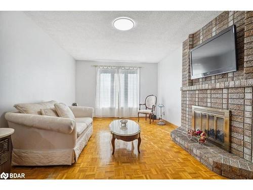 17 Dowling Circle, Markham, ON - Indoor Photo Showing Living Room With Fireplace