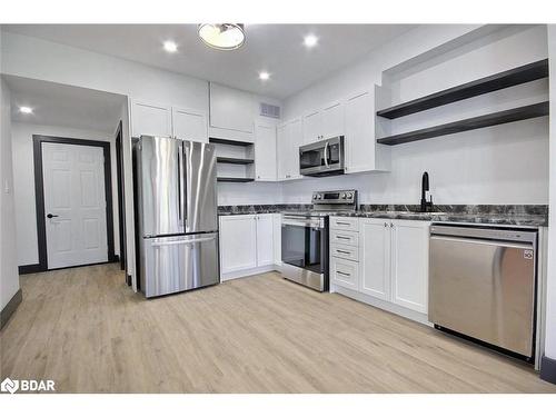 A-23 Gray Street, Coldwater, ON - Indoor Photo Showing Kitchen With Upgraded Kitchen