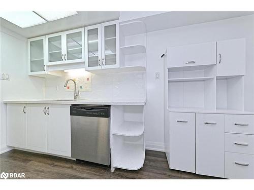 706-100 County Court Boulevard, Brampton, ON - Indoor Photo Showing Kitchen