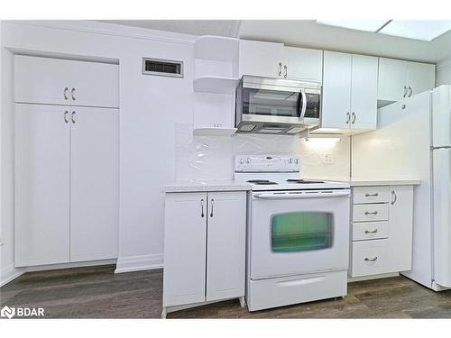 706-100 County Court Boulevard, Brampton, ON - Indoor Photo Showing Kitchen