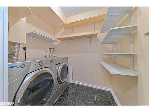 706-100 County Court Boulevard, Brampton, ON - Indoor Photo Showing Laundry Room