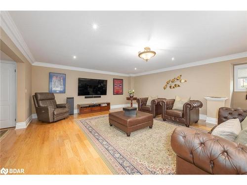 4987 Erin Fourth Line, Erin, ON - Indoor Photo Showing Living Room