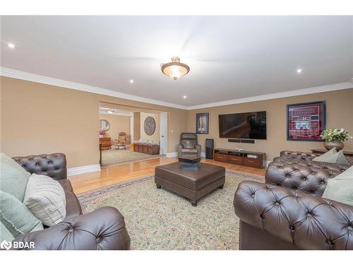 4987 Erin Fourth Line, Erin, ON - Indoor Photo Showing Living Room