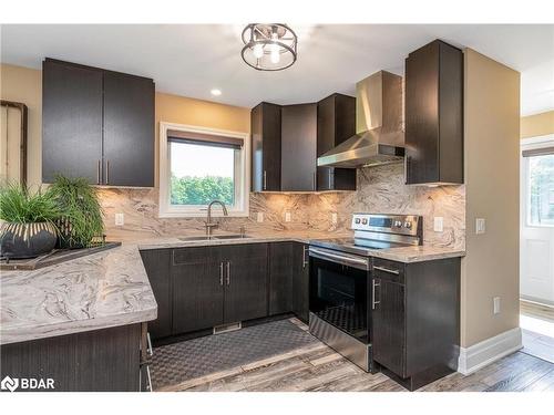 4987 Erin Fourth Line, Erin, ON - Indoor Photo Showing Kitchen With Upgraded Kitchen