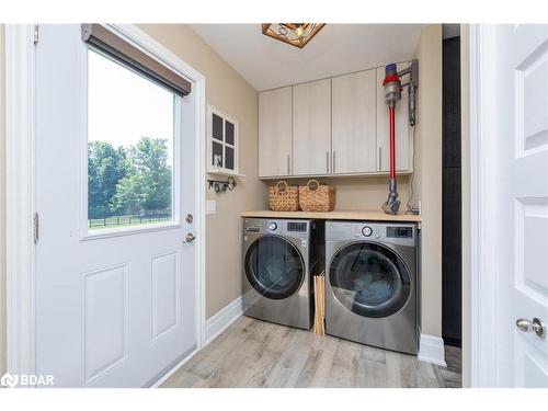 4987 Erin Fourth Line, Erin, ON - Indoor Photo Showing Laundry Room