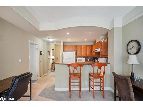 1507-2 Toronto Street, Barrie, ON - Indoor Photo Showing Kitchen