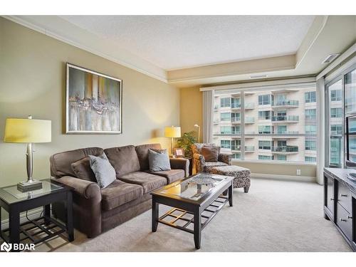 1507-2 Toronto Street, Barrie, ON - Indoor Photo Showing Living Room