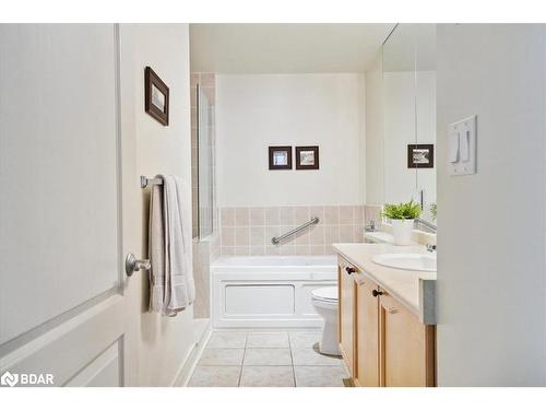 1507-2 Toronto Street, Barrie, ON - Indoor Photo Showing Bathroom