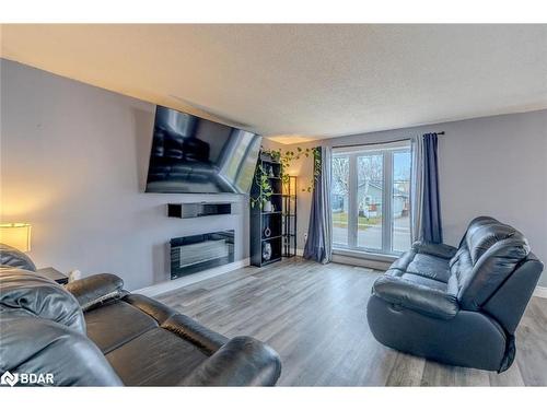 283 James Street E, Orillia, ON - Indoor Photo Showing Living Room With Fireplace