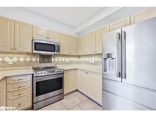 36 Batteaux Street, Barrie, ON - Indoor Photo Showing Kitchen