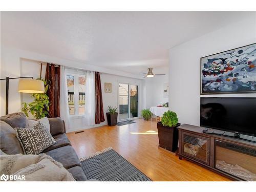 5 Dickens Drive, Barrie, ON - Indoor Photo Showing Living Room