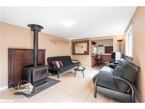 11 Kohl Street, Collingwood, ON - Indoor