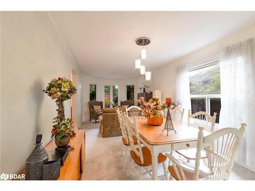 56 Stoneybrook Crescent, Barrie, ON - Indoor Photo Showing Dining Room