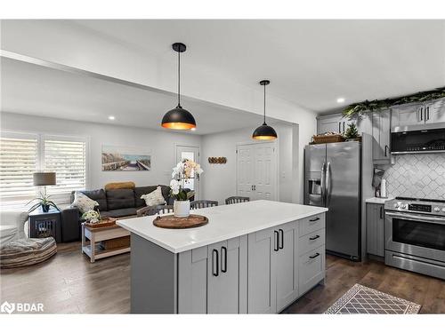 1551 Gill Road, Midhurst, ON - Indoor Photo Showing Kitchen