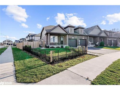 10 Hawthorn Avenue, Thorold, ON - Outdoor With Facade