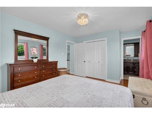 108 Garden Drive, Barrie, ON - Indoor Photo Showing Bedroom