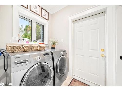 8 Crystalwood Lane, Midhurst, ON - Indoor Photo Showing Laundry Room