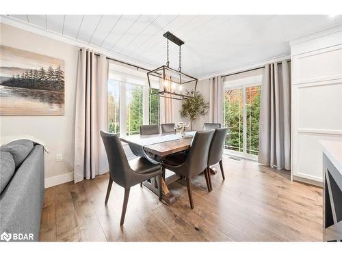 8 Crystalwood Lane, Midhurst, ON - Indoor Photo Showing Dining Room