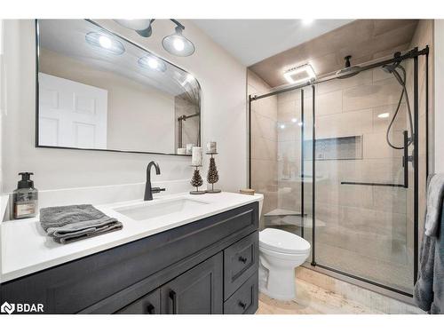 8 Crystalwood Lane, Midhurst, ON - Indoor Photo Showing Bathroom