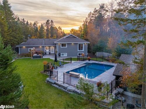 8 Crystalwood Lane, Midhurst, ON - Outdoor With In Ground Pool