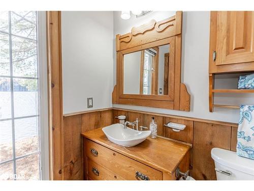 3978 South Portage Road, Lake Of Bays, ON - Indoor Photo Showing Bathroom