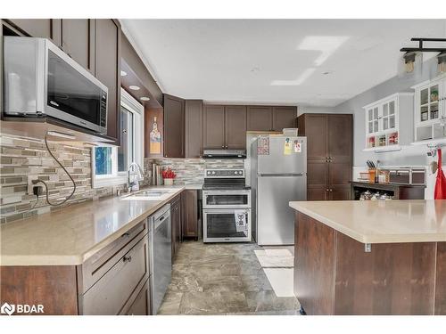 125 Hoyt Avenue, Victoria Harbour, ON - Indoor Photo Showing Kitchen