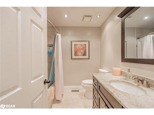 8071 4Th Line, Angus, ON - Indoor Photo Showing Bathroom