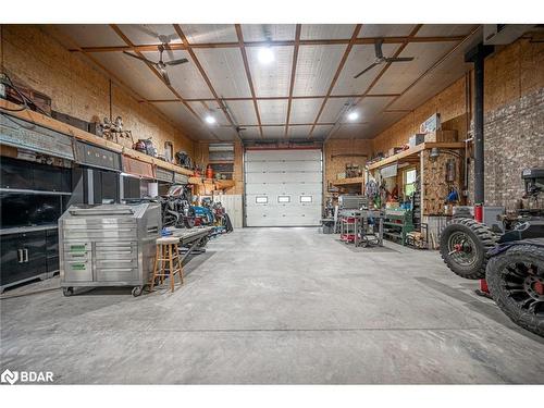 8071 4Th Line, Angus, ON - Indoor Photo Showing Garage