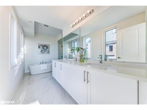 821 Port Darlington Road, Bowmanville, ON - Indoor Photo Showing Bathroom