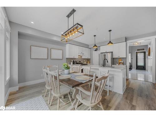 21 Moreau Way, Springwater, ON - Indoor Photo Showing Dining Room