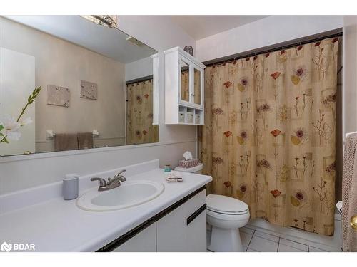 9 Cuthbert Street, Barrie, ON - Indoor Photo Showing Bathroom