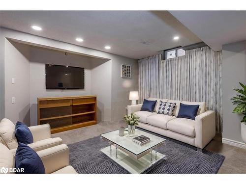 9 Cuthbert Street, Barrie, ON - Indoor Photo Showing Living Room